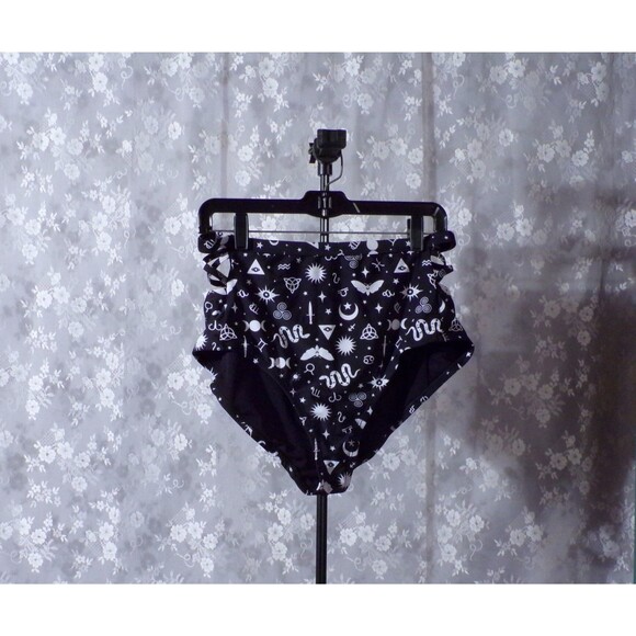 Hot Topic Black & White Bikini Bottoms Size XL Zodiac Signs Goth High Cut - Picture 2 of 6
